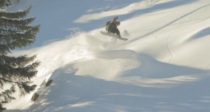 Elias Elhardt s’amuse dans la pow