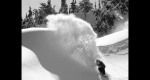 Mikey LeBlanc en pow avec un fish