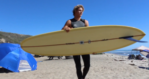 Corey Colapinto surf comme un beau gosse !